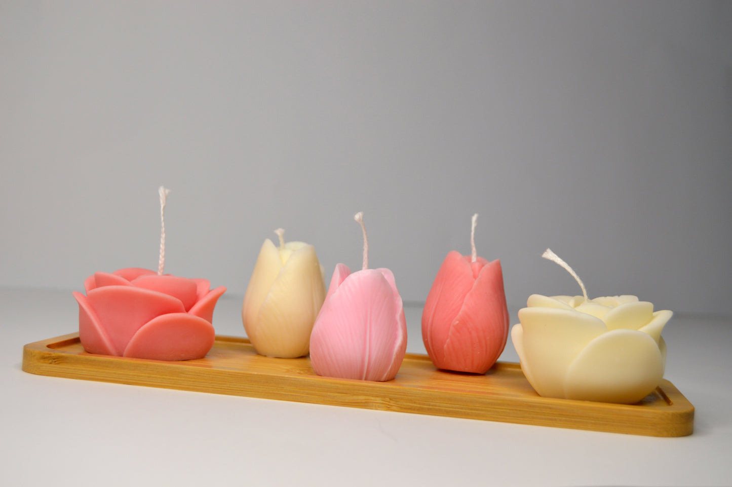 Grădină Pastel – Set decorativ floral cu lumânări